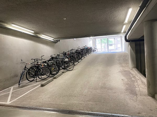 Foto - Verhuurd: Valkenburgerstraat, 1011 NC Amsterdam